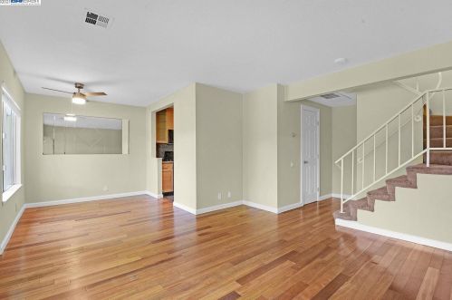 2713 Lone Bluff Way, San Jose, CA 95111-1163