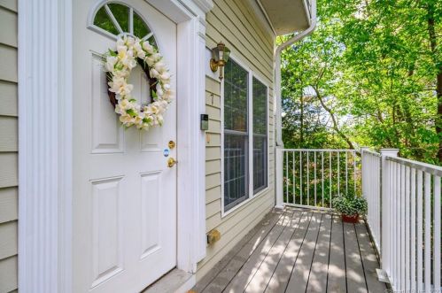 7 Wishing Well Ln, Northville, CT 06776-3440