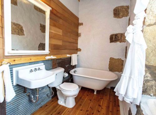 914 Bequette St, Dodgeville WI  53533-1112 exterior