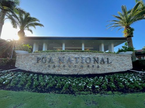 151 Cypress Point Dr, West Palm Beach, FL 33418-7135