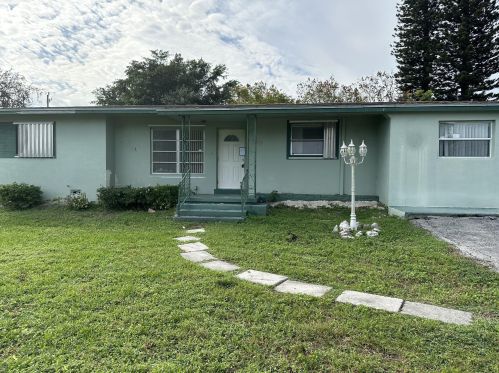 100 5th St, Belle Glade, FL 33430-3395