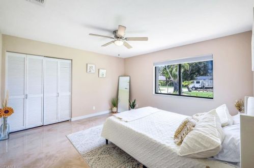 2266 Kings Lake Blvd, Naples FL  34112-5321 exterior