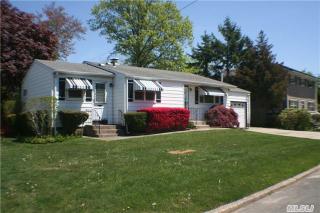 781 Franklyn Ave, Bohemia, NY 11716-4401