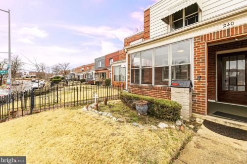 240 33rd St, Washington, DC 20019-1306