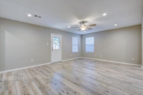 9730 Gulfstream Dr, Conroe TX  77303-4096 exterior