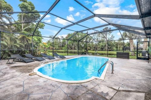 2266 Kings Lake Blvd, Naples FL  34112-5321 exterior