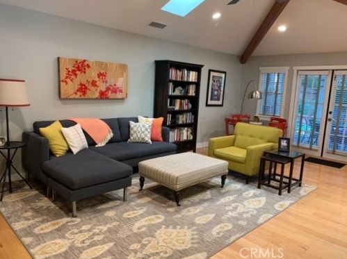 11805 Hartsook St, North Hollywood CA  91607-3215 exterior