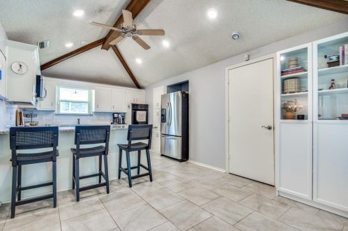 1701 Amazon Dr, Plano TX  75075-6702 exterior