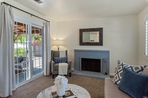 1590 Cunningham Way, Santa Rosa CA  95403-2342 exterior
