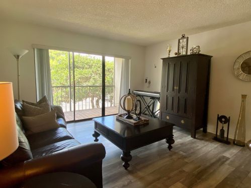 206 Foxtail Dr, West Palm Beach, FL 33415-6012