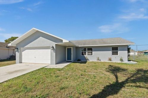 335 Fairfax Ave, Fort Pierce, FL 34983-1116