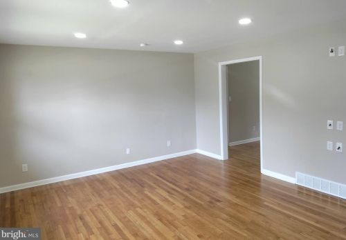 725 Ivy Dr, Seaford DE  19973-1340 exterior