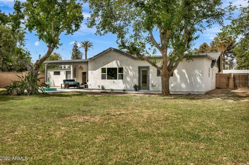 1111 Bethany Home Rd, Phoenix AZ  85014-2229 exterior