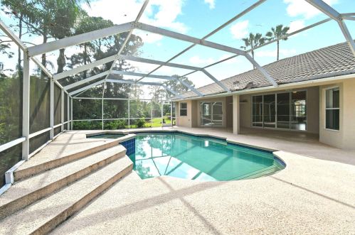 1698 Mockingbird Dr, Fort Pierce FL  34986-2045 exterior