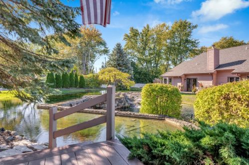 647 Brookside Dr, Crown Point IN  46307-4369 exterior