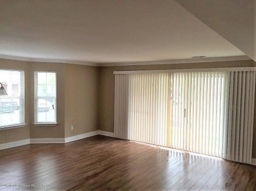 219 Tulip Ln, East Freehold NJ  07728-4103 exterior