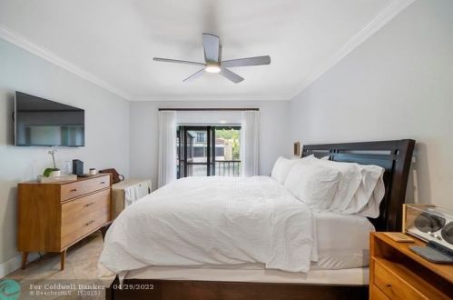 8288 Dundee Ter, Hialeah FL  33016-1405 exterior