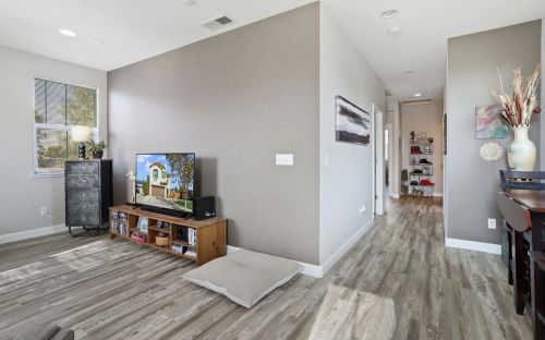 211 Emory Oak Pl, Lathrop CA  95330-8527 exterior
