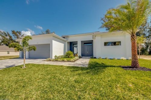 3325 11th Ct, Cape Coral, FL 33914-5106