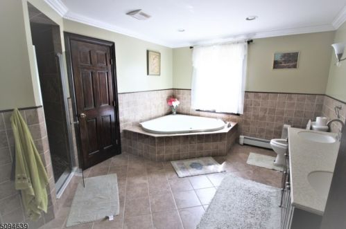 2 Sheba Dr, Wantage NJ  07461-4829 exterior