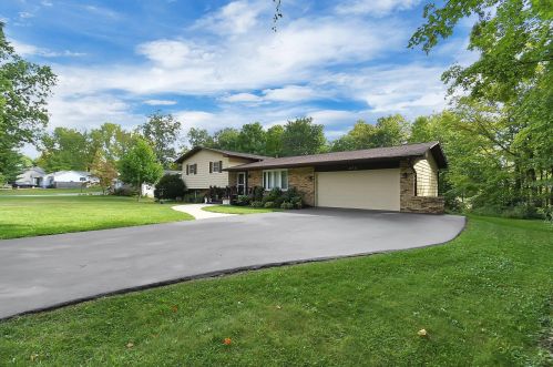 273 Lookout Ln, Pataskala, OH 43062-8548