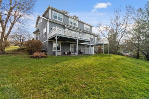 26 High Ridge Rd, Crotonville, NY 10562-1970