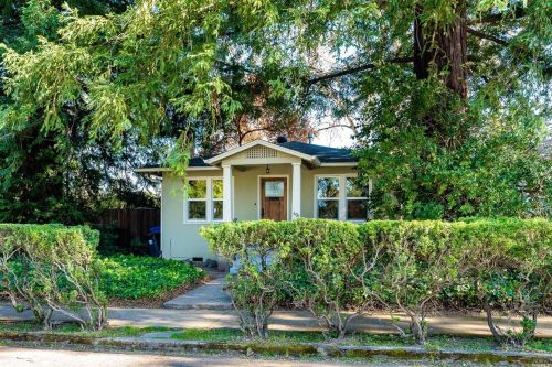 601 Jones St, Ukiah CA  95482-5313 exterior