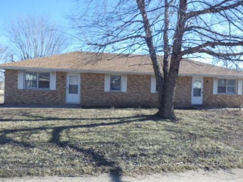 300302 Ellis Rd, Muncie, IN 47303