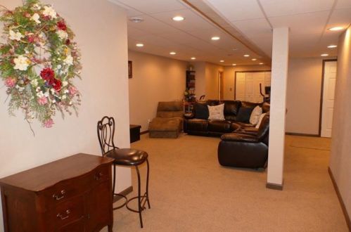 3104 Sugarberry Ln, New Castle PA  16105-1382 exterior