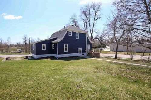 527 Elizabeth St, Mishicot WI  54228-6008 exterior