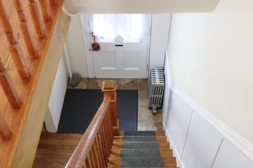 72 14th St, Bayonne, NJ 07002-3524