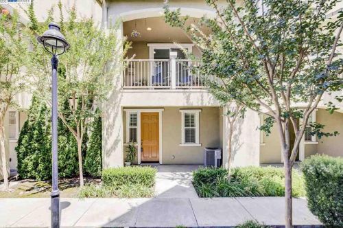 1215 Westbury Dr, San Jose, CA 95131-1584