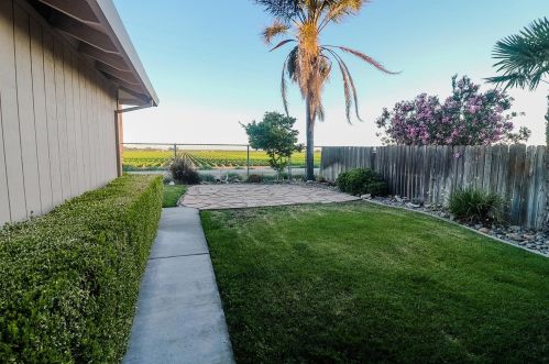 621 Del Oro St, Woodland CA  95695-5040 exterior