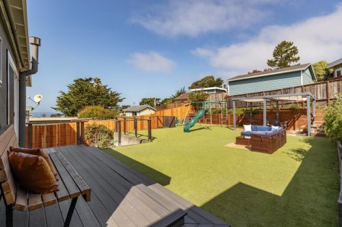 383 Monterey Rd, Pacifica CA  94044-1460 exterior