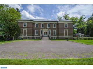 11 Coopertown Rd, Haverford, PA 19041-1012