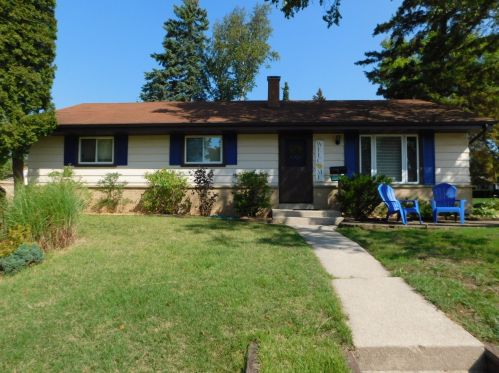 8002 Grn Tree Rd, Milwaukee WI 53223-4926 exterior