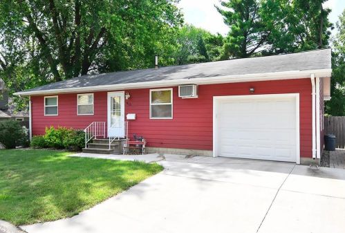 913 2nd St, Faribault, MN 55021-5715