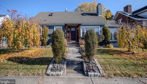 324 Centennial Ave, Hanover, PA 17331-3933