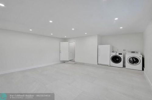 3850 36th Ave, Hollywood FL  33021-1900 exterior