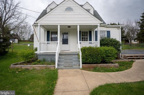 733 Capon St, Strasburg, VA 22657-1157