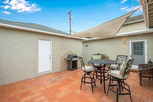 6003 Eckleson St, Lakewood CA  90713-1910 exterior