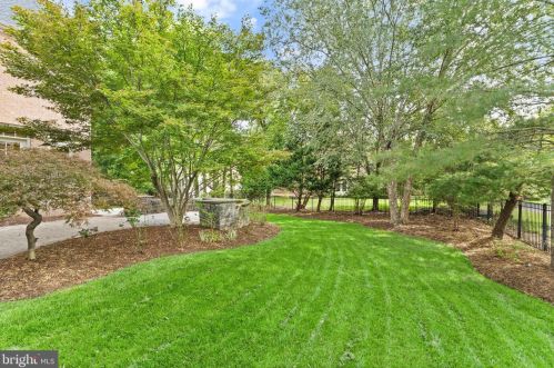 43530 Butler Pl, Leesburg VA 20176-7428 exterior