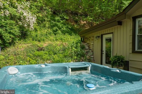 738 Forest Drive Ext, Richmond National Battlefiel VA  22835-5901 exterior