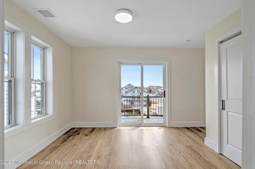 1217 Niihau Dr, Lacey NJ  08731-4702 exterior