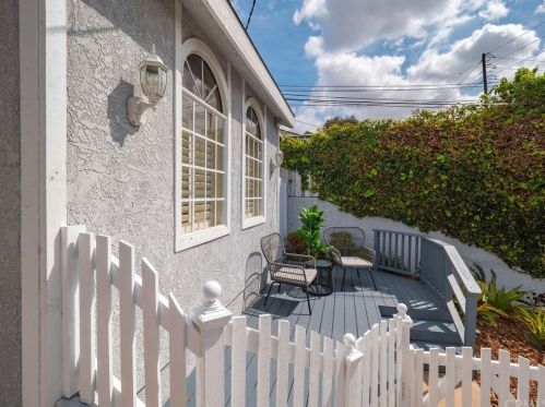 1933 Nelson Ave, Redondo Beach, CA 90278-2306