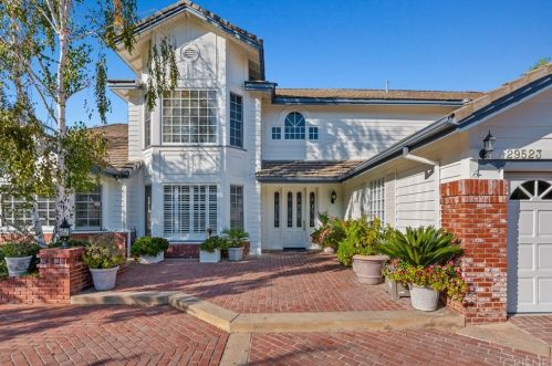 29523 Ridgeway Dr, Calabasas CA exterior