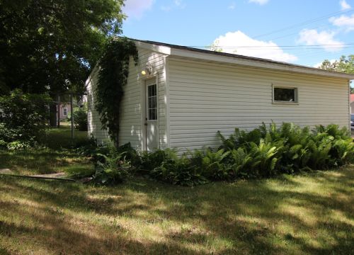 818 Jefferson St, Alex MN  56308-1824 exterior