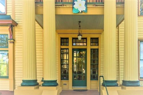 2927 Bernardo De Galvez Ave, Galveston TX 77550 exterior