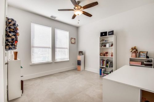 3826 Aransas St, Dallas TX 75212-1307 exterior