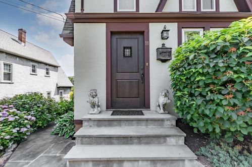 11 Sutton Pl, Crotonville NY  10562-4419 exterior